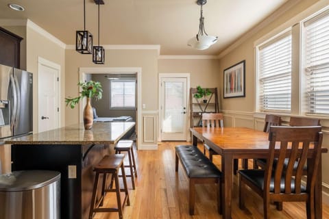 Garfield 2BR - New Build - Foodie-Friendly Stay House in Portland