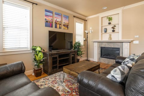 Garfield 2BR - New Build - Foodie-Friendly Stay House in Portland