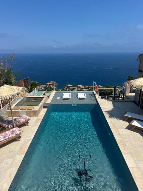 View (from property/room), Sea view, Swimming pool