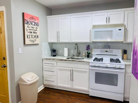 Witte Wonderland - Separate Garage Apartment!! Apartment in Kyle