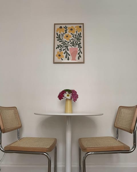 Quiet Garden View 2BR Apt City Center near Fringe Apartment in Edinburgh