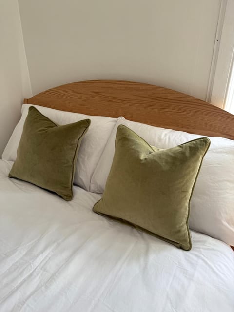 Quiet Garden View 2BR Apt City Center near Fringe Apartment in Edinburgh