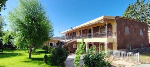 Property building, Day, Garden, Garden view