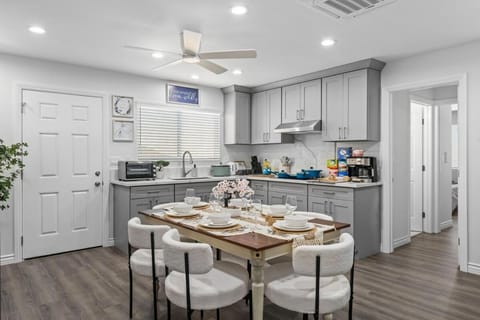 Entire Private Home with 3 Bedrooms 3 Bathrooms, House with Yard, King Bed, Prime Location, Available Now House in Mira Mesa