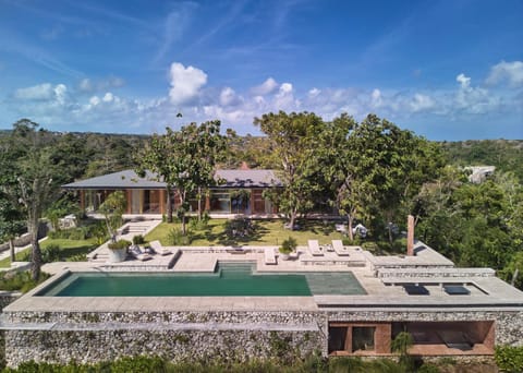 Lebar - Bespoke 3 Bedroom Home with Uluwatu Ocean Views Villa in Bali