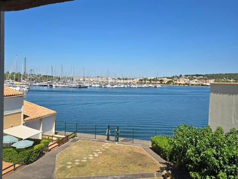 Property building, Day, Natural landscape, Lake view, River view, Sea view