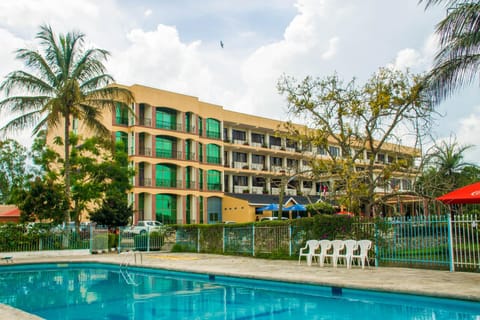 Swimming pool