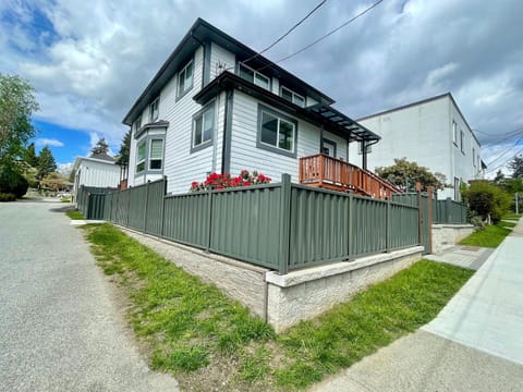 Property building, Street view