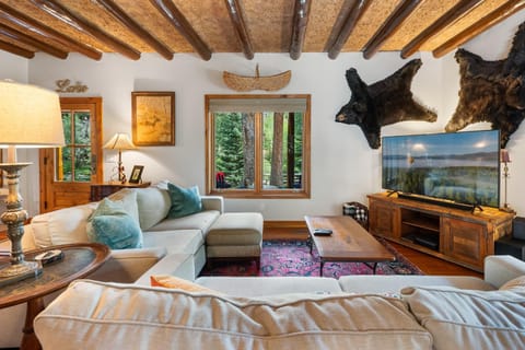 The River House home House in Grand Lake