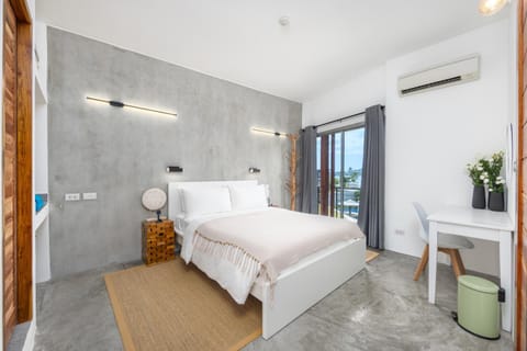 Bed, Photo of the whole room, Bedroom, wardrobe, air conditioner