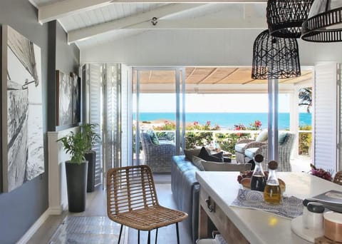 Beachfront Bungalow with Private Pool in Camps Bay House in Camps Bay