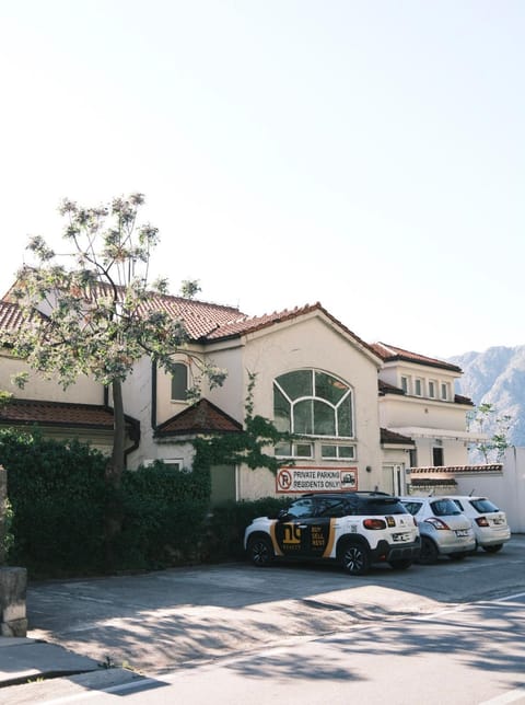 Facade/entrance, Parking