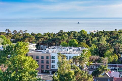 Property building, Nearby landmark, Day, Neighbourhood, Natural landscape, Bird's eye view, City view, Sea view, Street view, Location