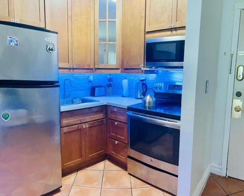 south beach apartment 5 min walk to the ocean Apartment in Flamingo Lummus