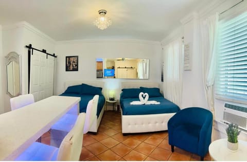 south beach apartment 5 min walk to the ocean Apartment in Flamingo Lummus