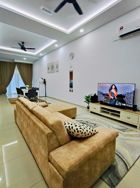 TV and multimedia, Living room, Seating area, air conditioner