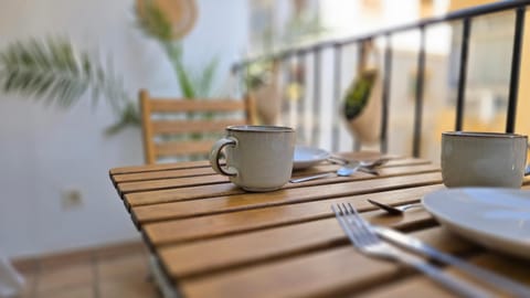 Coffee/tea facilities, View (from property/room), Balcony/Terrace