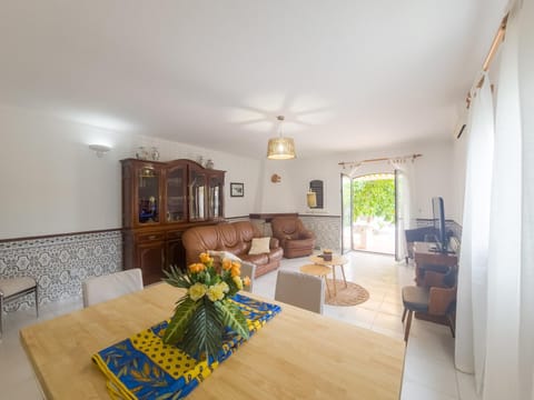 TV and multimedia, Living room, Dining area