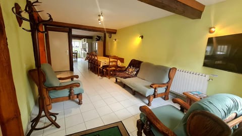 TV and multimedia, Living room, Banquet/Function facilities, Seating area