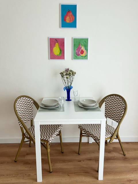 Living room, Decorative detail, Dining area