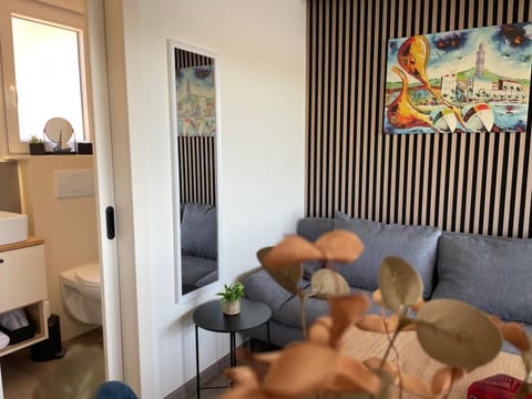 Living room, Decorative detail, Seating area