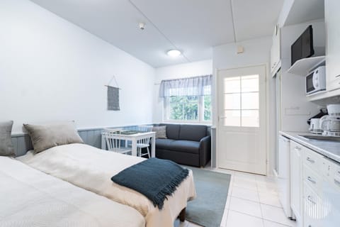 Bed, Living room, Photo of the whole room, Dining area, Bedroom