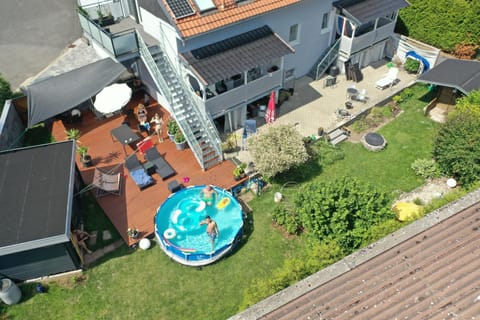 Property building, Day, Bird's eye view, Garden, Garden, Garden view, Swimming pool, Swimming pool, sunbed