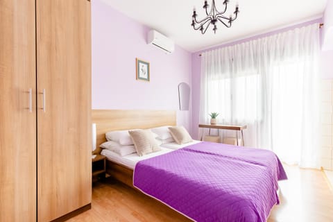 Bed, Photo of the whole room, Bedroom, wardrobe, air conditioner