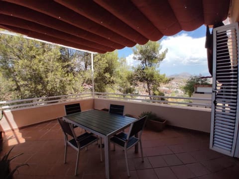 View (from property/room), Balcony/Terrace, Mountain view