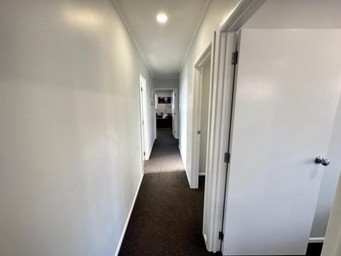 Relax near Auckland city & enjoy House in Auckland