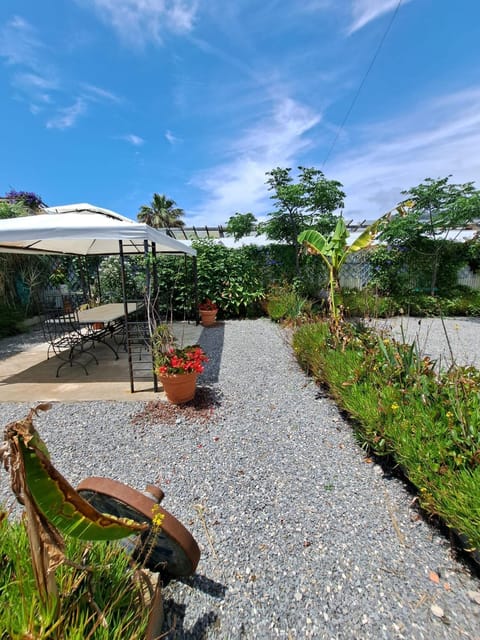 Garden, Dining area, Garden view