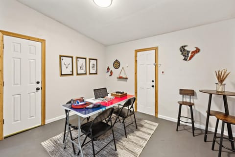 Hill Country Getaway Near San Marcos River home House in San Marcos