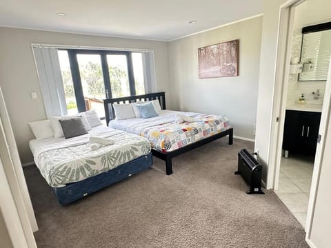 Stunning Sea View Home Very near to AKL Airport House in Auckland