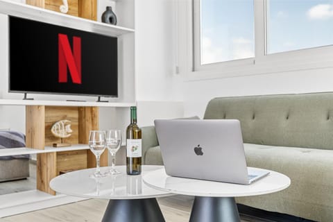 TV and multimedia, Living room, internet