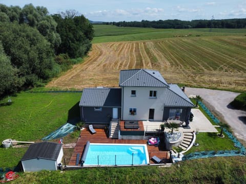 Property building, Natural landscape, Bird's eye view, Garden view