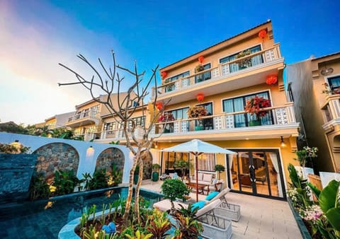Property building, Restaurant/places to eat, Day, Garden, View (from property/room), Balcony/Terrace, Beach, Garden view, Pool view, Pool view, Swimming pool, Swimming pool, Swimming pool, group of guests, group of guests, sunbed