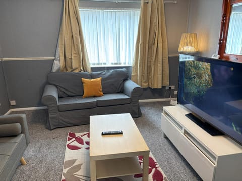 Zinoc Abode Free Parking Apartment in England