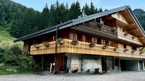 Appartement clos du linga pieds des pistes du LINGA Apartment in Châtel