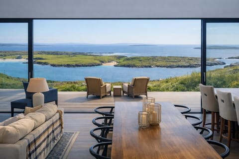 Living room, Dining area, Sea view