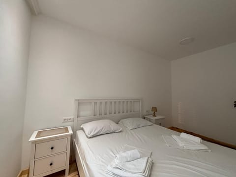 BASTADUR rooms Vacation rental in Dobrota