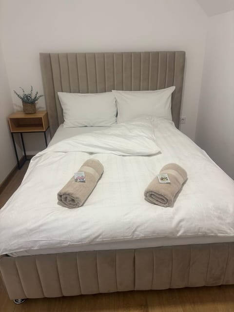 Vikendica Dijana Ramsko jezero House in Federation of Bosnia and Herzegovina