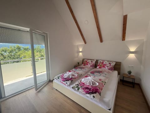 Vikendica Dijana Ramsko jezero House in Federation of Bosnia and Herzegovina