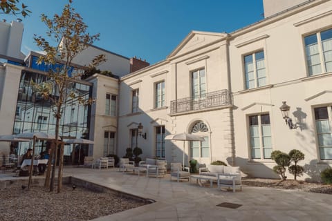 Property building, Facade/entrance