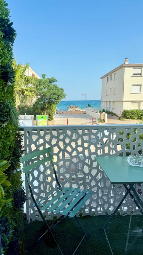 Patio, Day, Natural landscape, View (from property/room), Dining area, Sea view