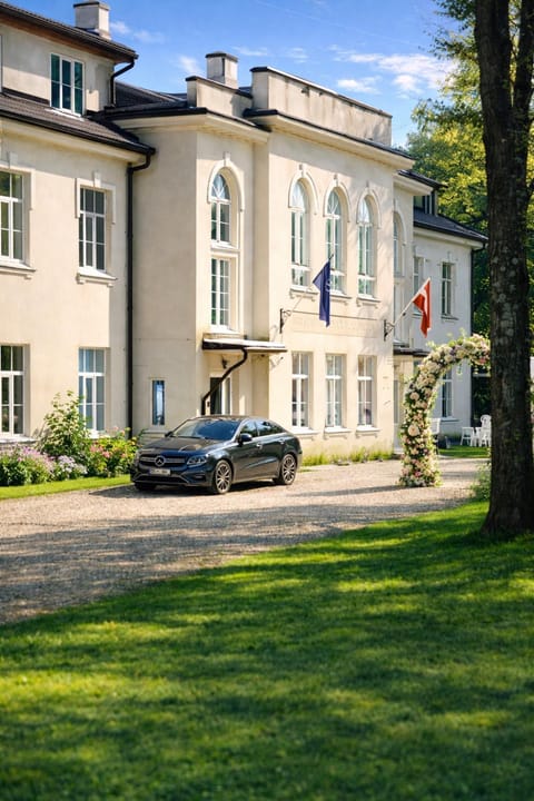 Property building, Parking