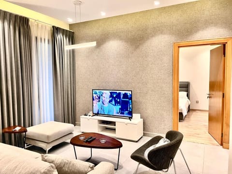 Communal lounge/ TV room, TV and multimedia, Living room, Photo of the whole room, Seating area