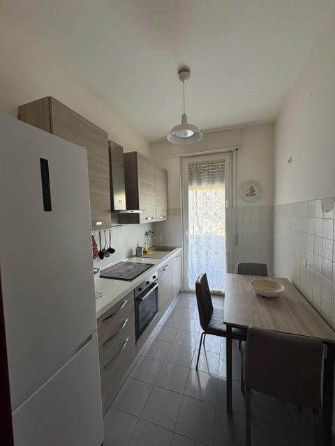 Kitchen or kitchenette, Dining area, dishwasher, oven, stove