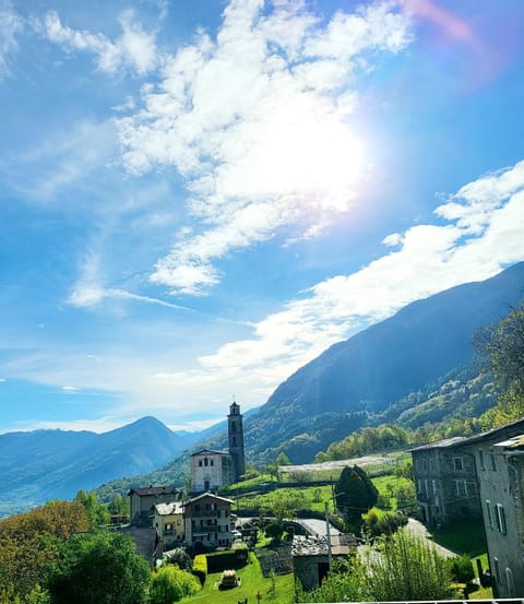Nearby landmark, Spring, Day, Natural landscape, Mountain view