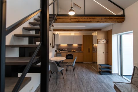 Kitchen or kitchenette, Living room