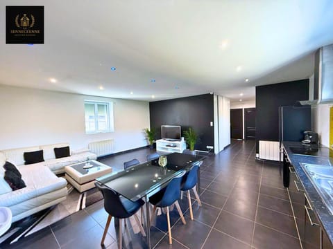 Communal lounge/ TV room, Kitchen or kitchenette, Living room, Seating area